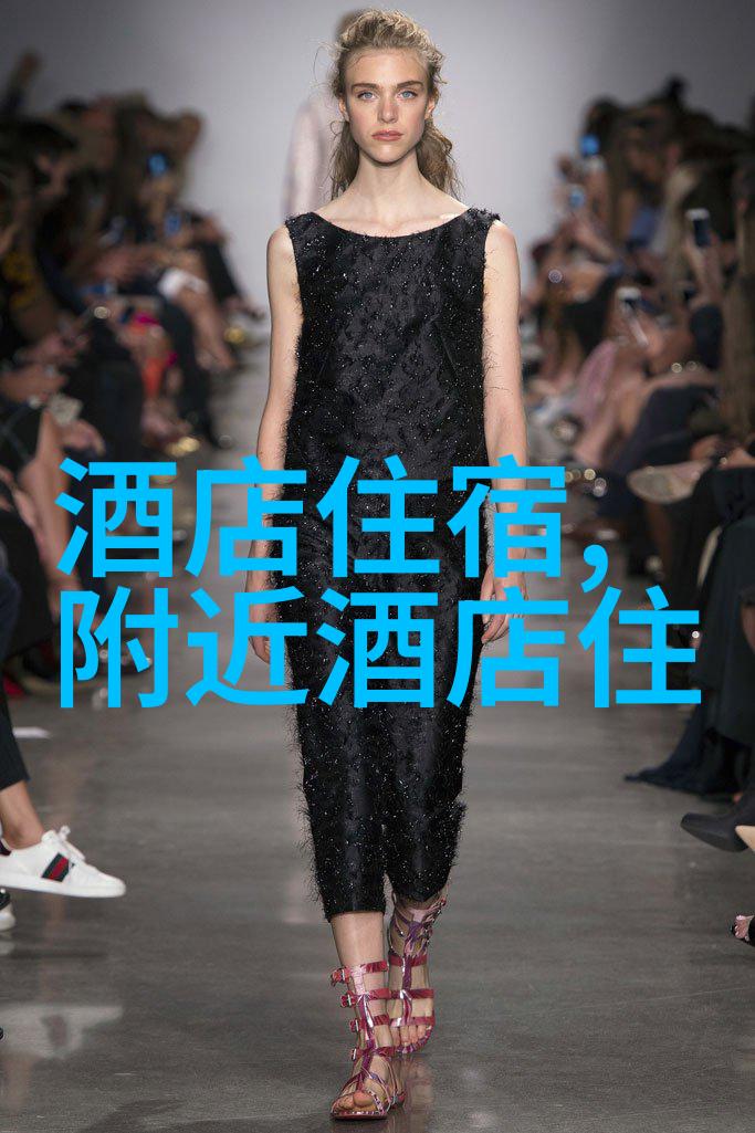 探险故事我亲眼见证了金字塔的神秘面纱