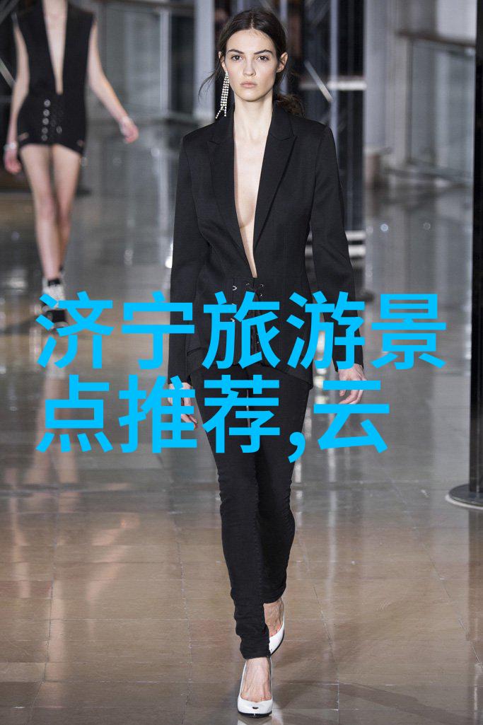 青山绿水中寻古韵高速公路旁的现代生活