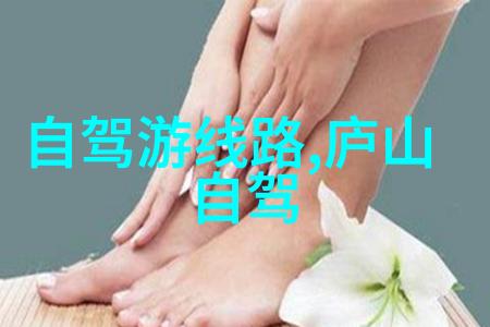 夏雨中漫步城市中的孤独与温暖交织篇章
